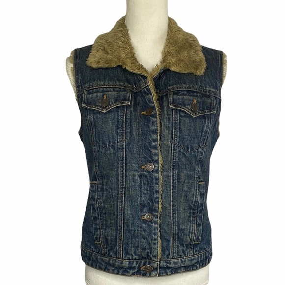 GAP Sherpa Lined Denim Jean Vest - Picture 1 of 10